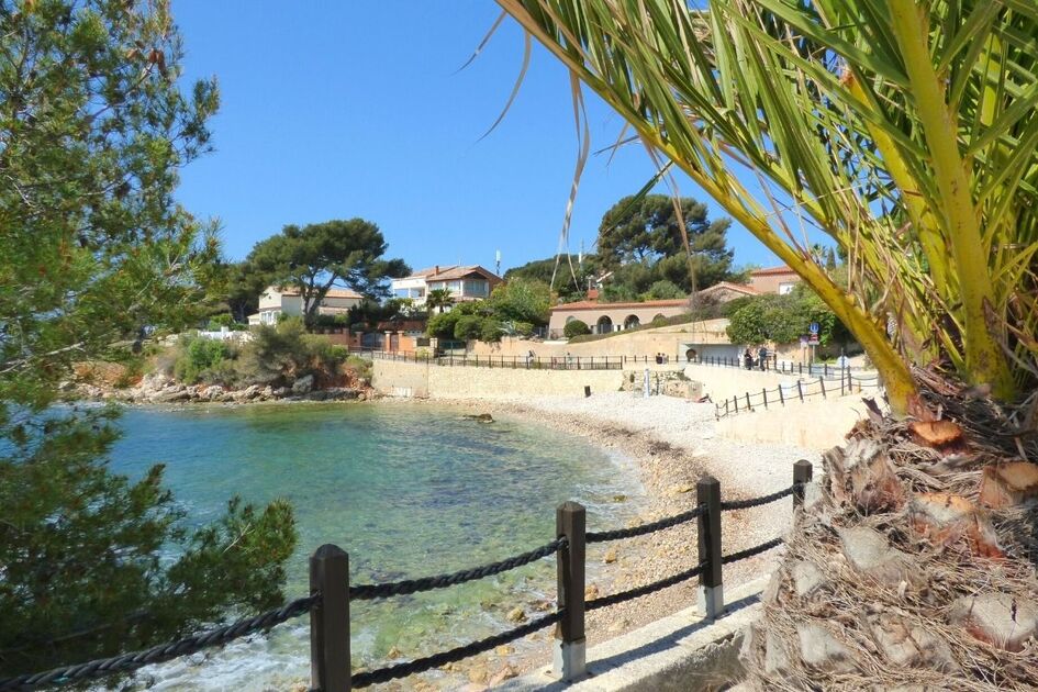 © Plage Barry Bandol - Plage Barry Bandol
