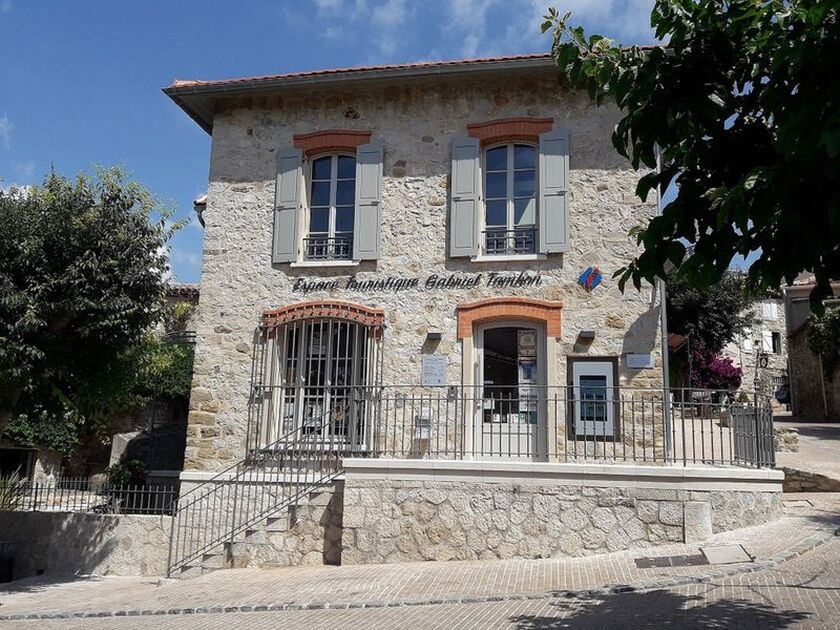 © extérieur - Le Castellet Tourisme