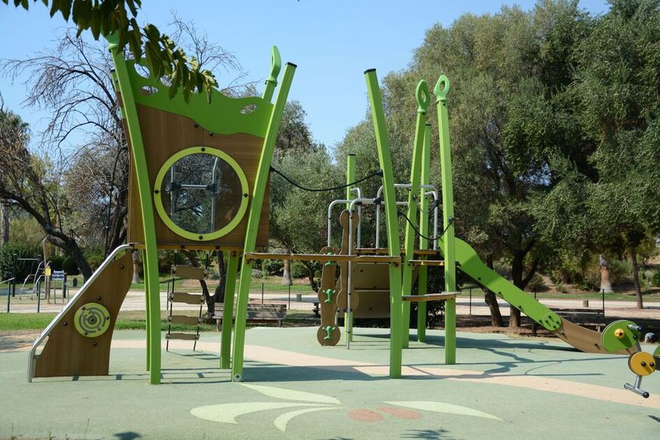 © Aire de jeux pour enfants - Office de tourisme de Saint-Cyr-sur-Mer