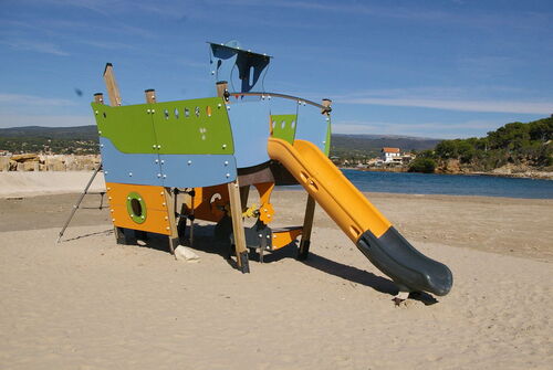 Aire de jeux de la plage de la Madrague